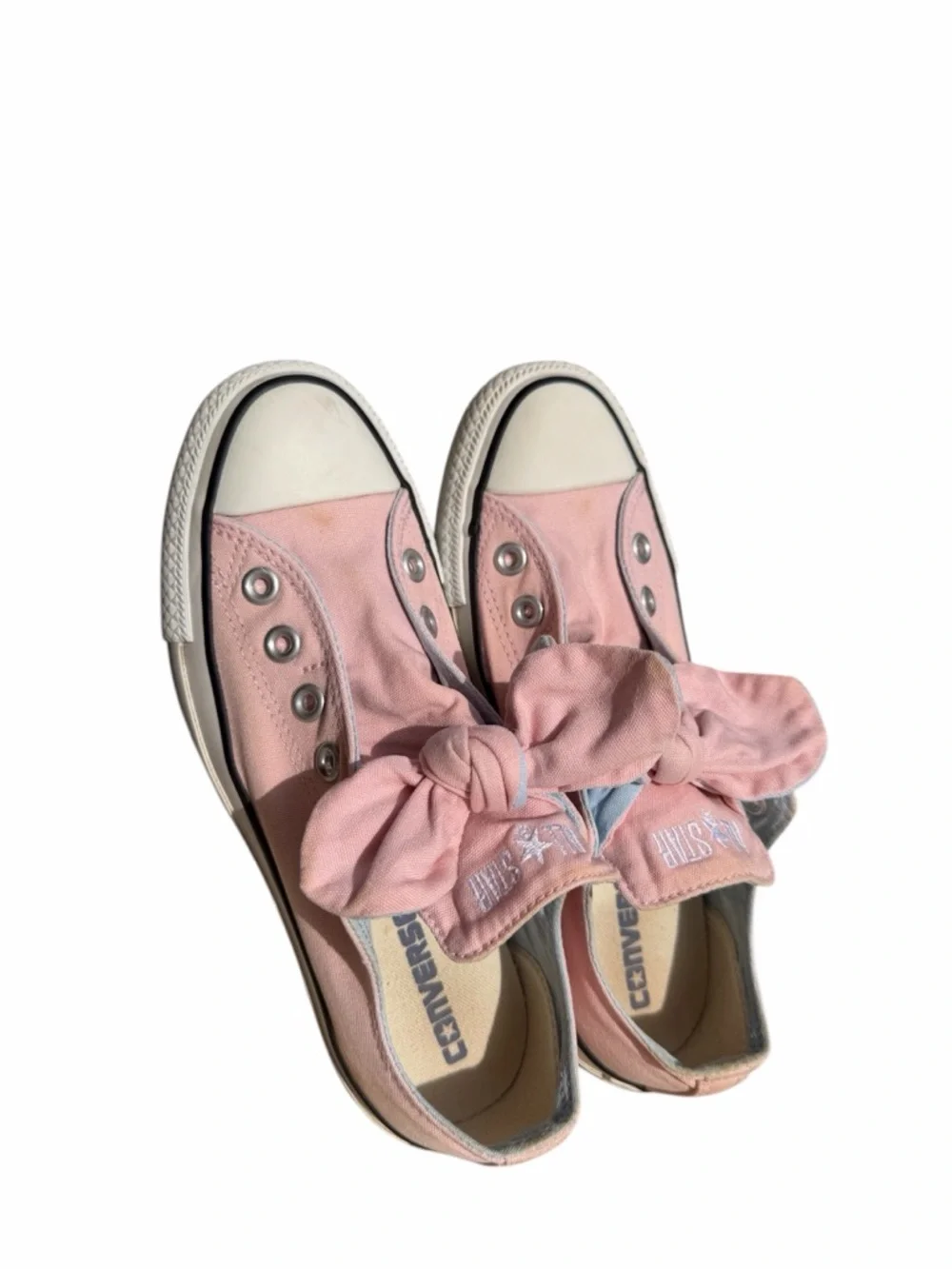 Converse Pink Canvas Low-Top Sneakers with Bow Accent size 5 - Picture 4 of 8
